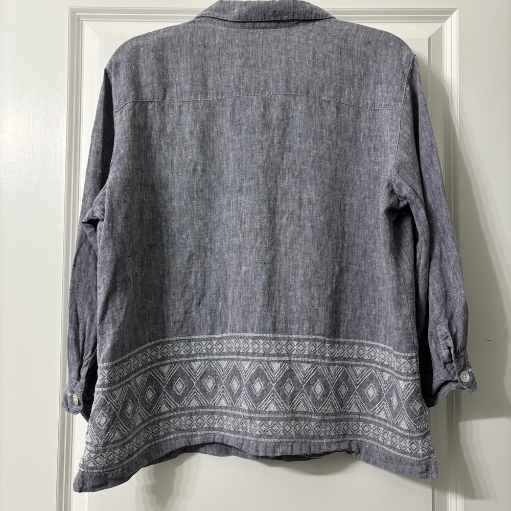 Chico’s Design Linen and Rayon Embroidered Top size 2 - Picture 2 of 6